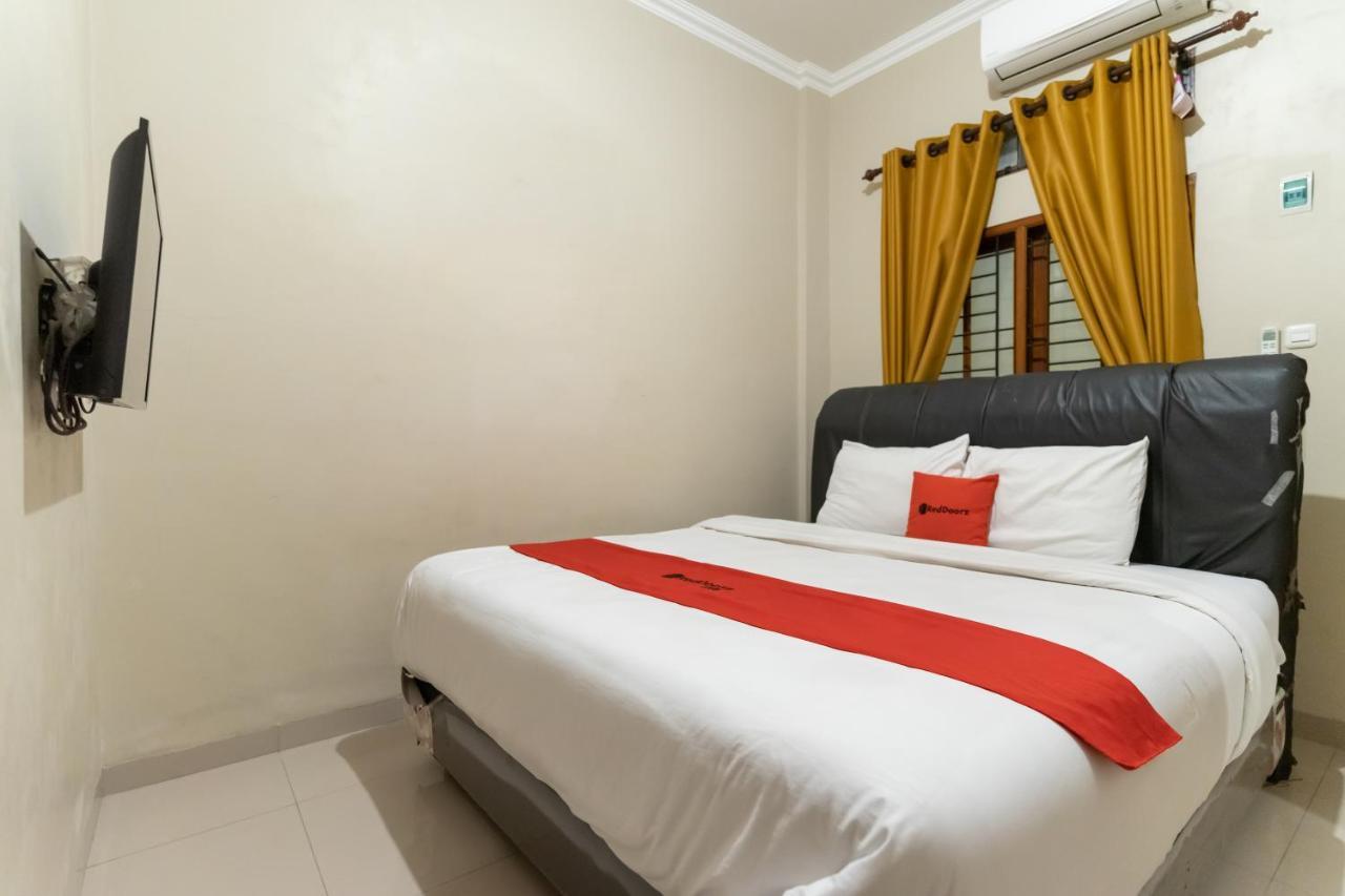 Reddoorz At Joyce Guest House Medan Dış mekan fotoğraf