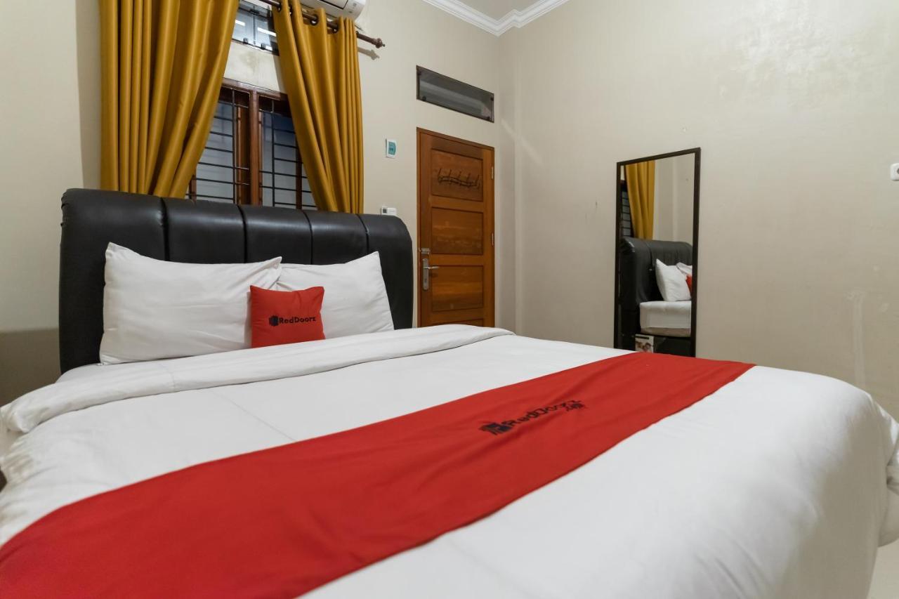 Reddoorz At Joyce Guest House Medan Dış mekan fotoğraf