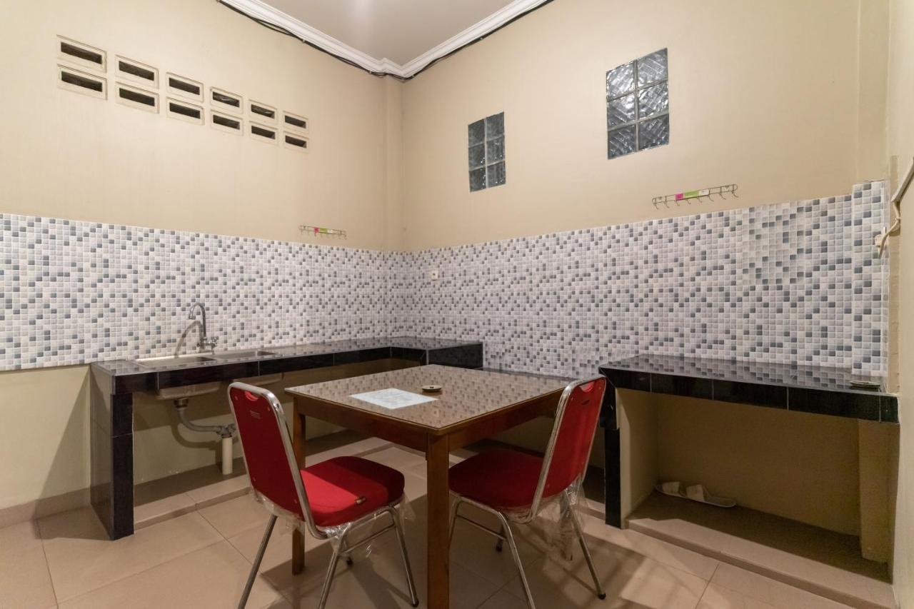 Reddoorz At Joyce Guest House Medan Dış mekan fotoğraf