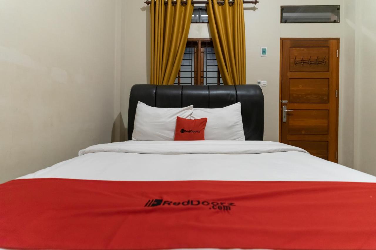 Reddoorz At Joyce Guest House Medan Dış mekan fotoğraf